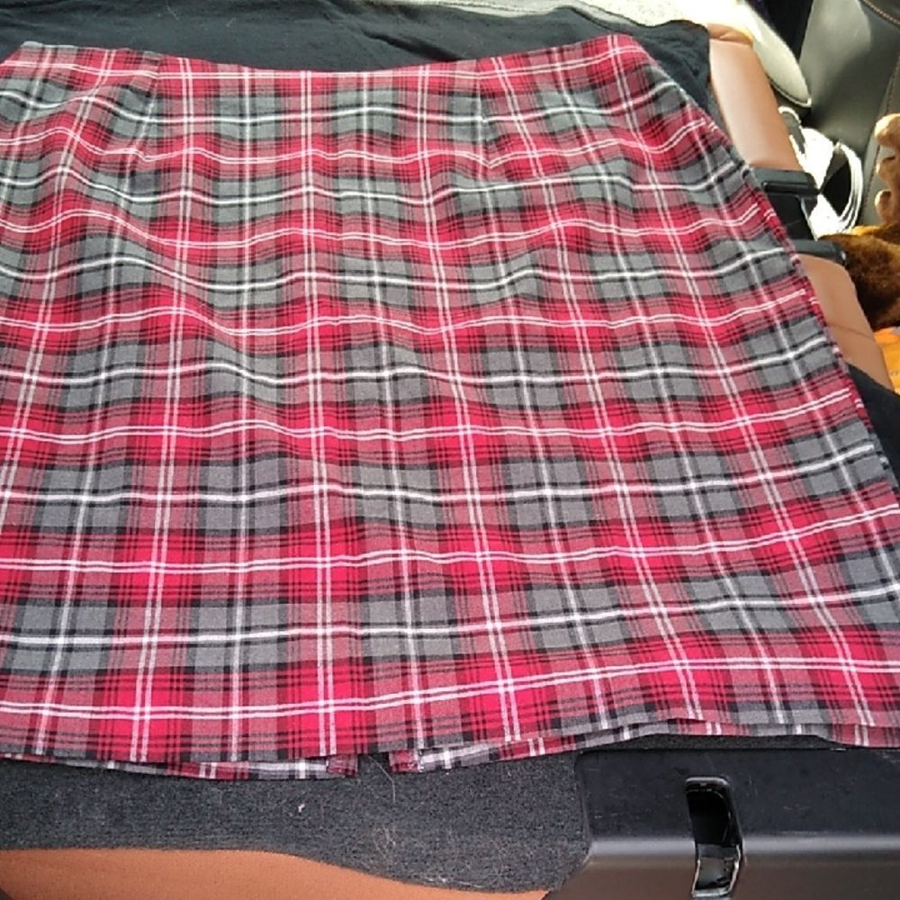 Plaid Red and Gray Women's size 20 Slim Skirt REPAIRED